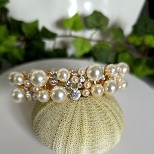 Classic Gold with Pearls and Rhinestone Stretch Bracelet